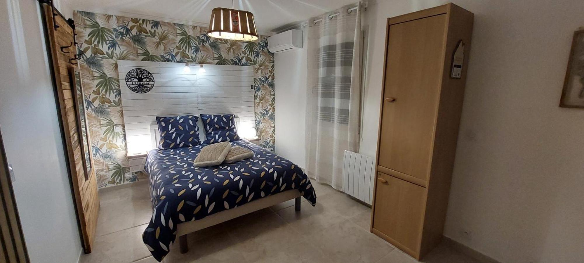 Gite De L'Olivier, Classe, Climatise, Jardin Avec Parking Gratuit Devant Le Logement Et A 5 Minutes Du Centre-Ville A Pied LʼIsle-sur-la-Sorgue Dış mekan fotoğraf
