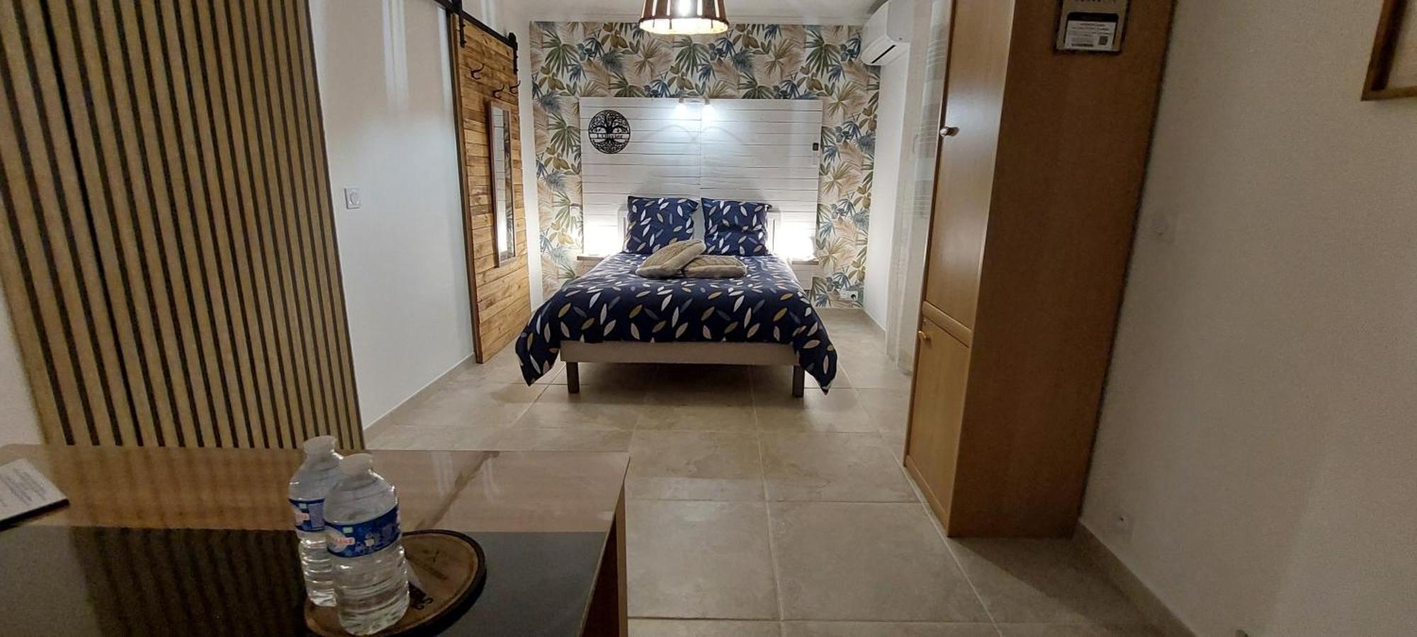 Gite De L'Olivier, Classe, Climatise, Jardin Avec Parking Gratuit Devant Le Logement Et A 5 Minutes Du Centre-Ville A Pied LʼIsle-sur-la-Sorgue Dış mekan fotoğraf
